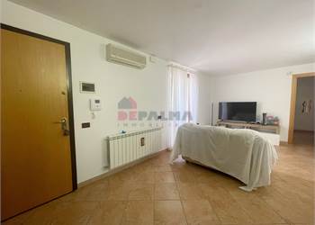 APPARTAMENTO MQ. 90 CA + BOX AUTO DI MQ. 40 CA.